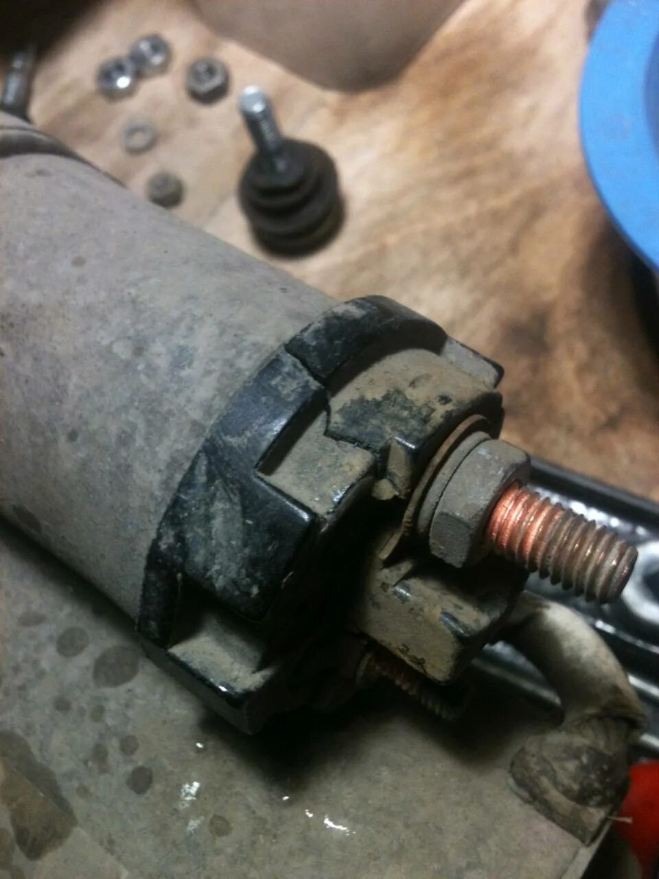 Втягивающее реле стартера зил 131 сборка. Стартер ваз 2110. Втягивающее реле стартера 2109. Втягивающее реле ваз 21 10. Крепление втягивающего к стартеру ваз 2114.