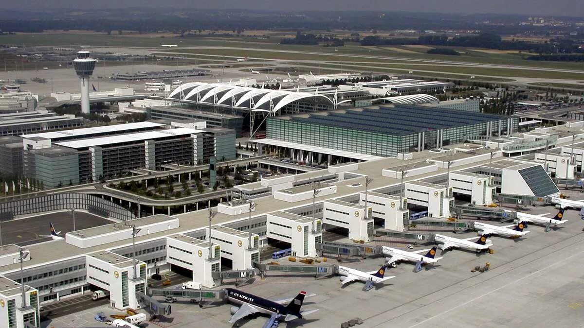 Munchen аэропорт. Аэропорт франкфурт на майне. Люфтганза аэропорт. Munich airport взлетно посадочные полосы. Международный аэропорт мюнхена, германия.