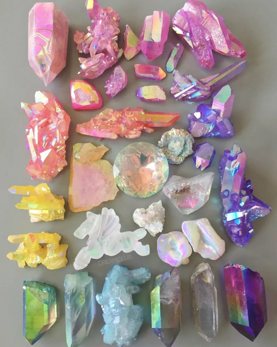 Самоцветы минералы. Камни Самоцветы кварц. Граненые камни минералы Самоцветы. Кварц полудрагоценный камень.