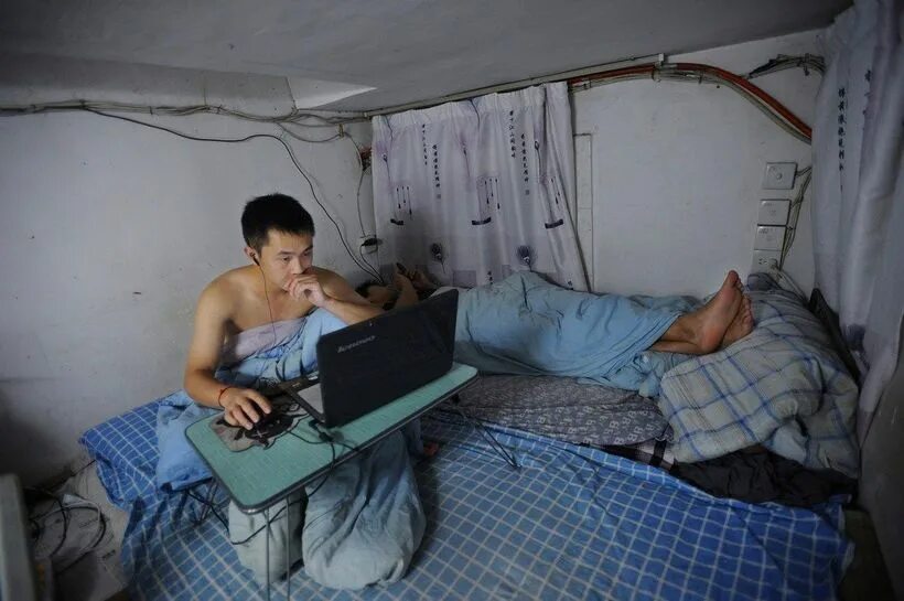 Плохо жить в квартире. Маленькие квартиры в Китае. Квартиры китайцев. Маленькие комнаты в Китае.