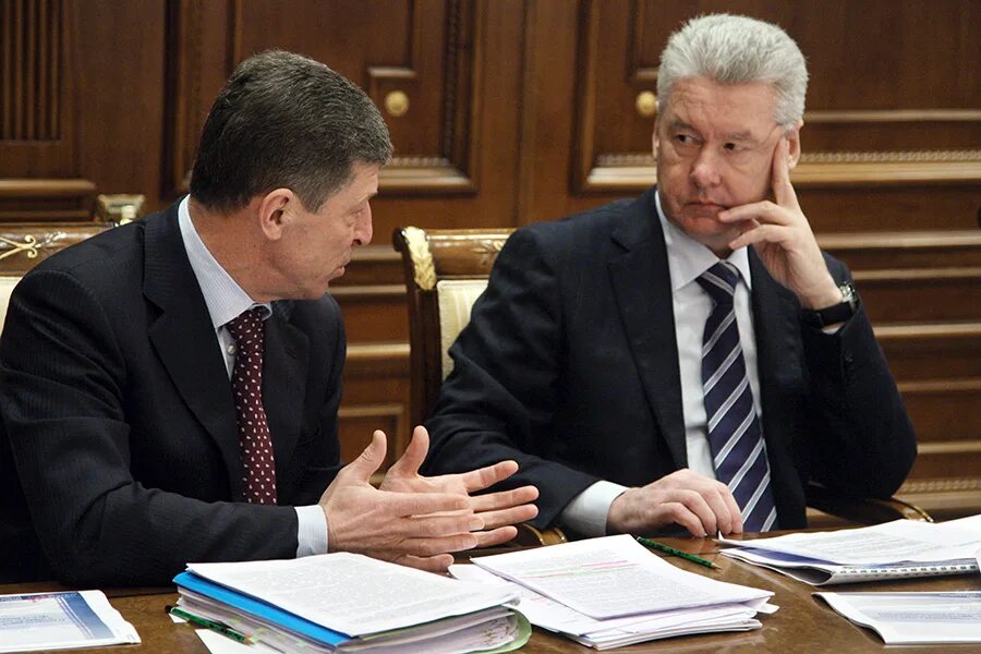 также в комитете