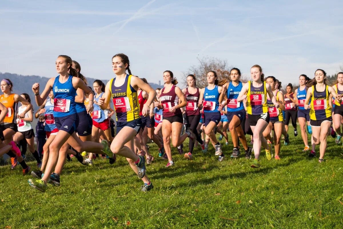 Team sport 5. Cross Country. Cross Country 2003 Running. Кросс бег. Бегун марафона по пересеченной местности.