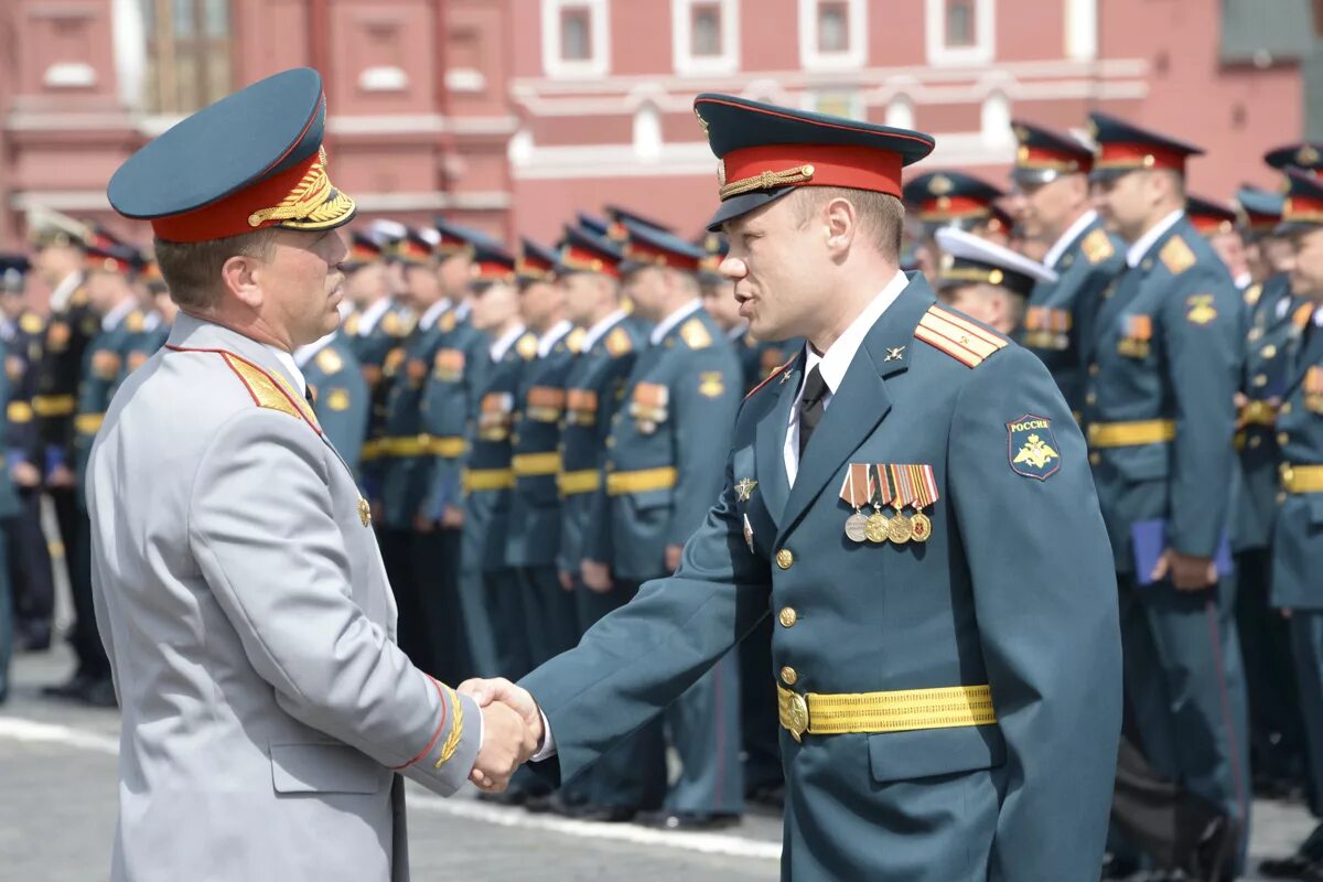 Военно учебные центры сухопутных войск. Полковник Ермолаев МОСВОКУ. МВВКУ Московское высшее командное училище. Общевойсковая Академия Вооружённых сил Российской Федерации офицеры. МВОКУ офицеры.