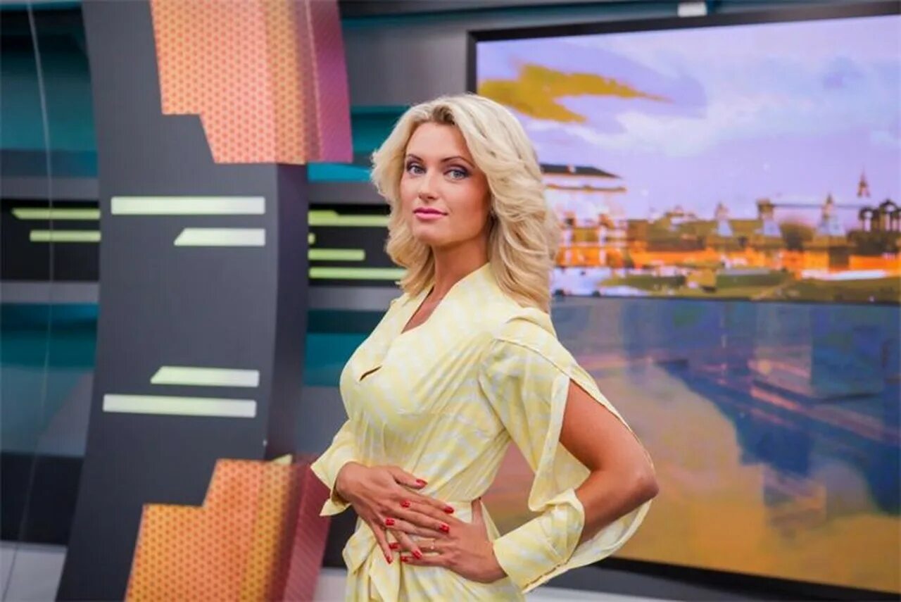 самый женский канал. телеведущая новостей. телеведущие украины. самый женский канал.