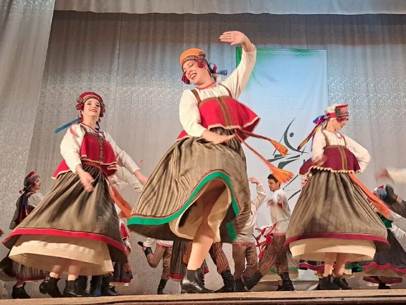 леонова, д. хореографические коллективы в пензе. центр искусств пенза. дк им. центр хореографического искусства пенза.