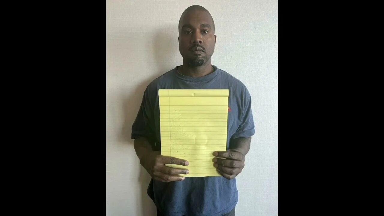 Канье Уэст с листом бумаги. Канье Уэст Мем. Kanye West holding Notepad. Канье Вест Алекс Джонс. Paperwork kanye west