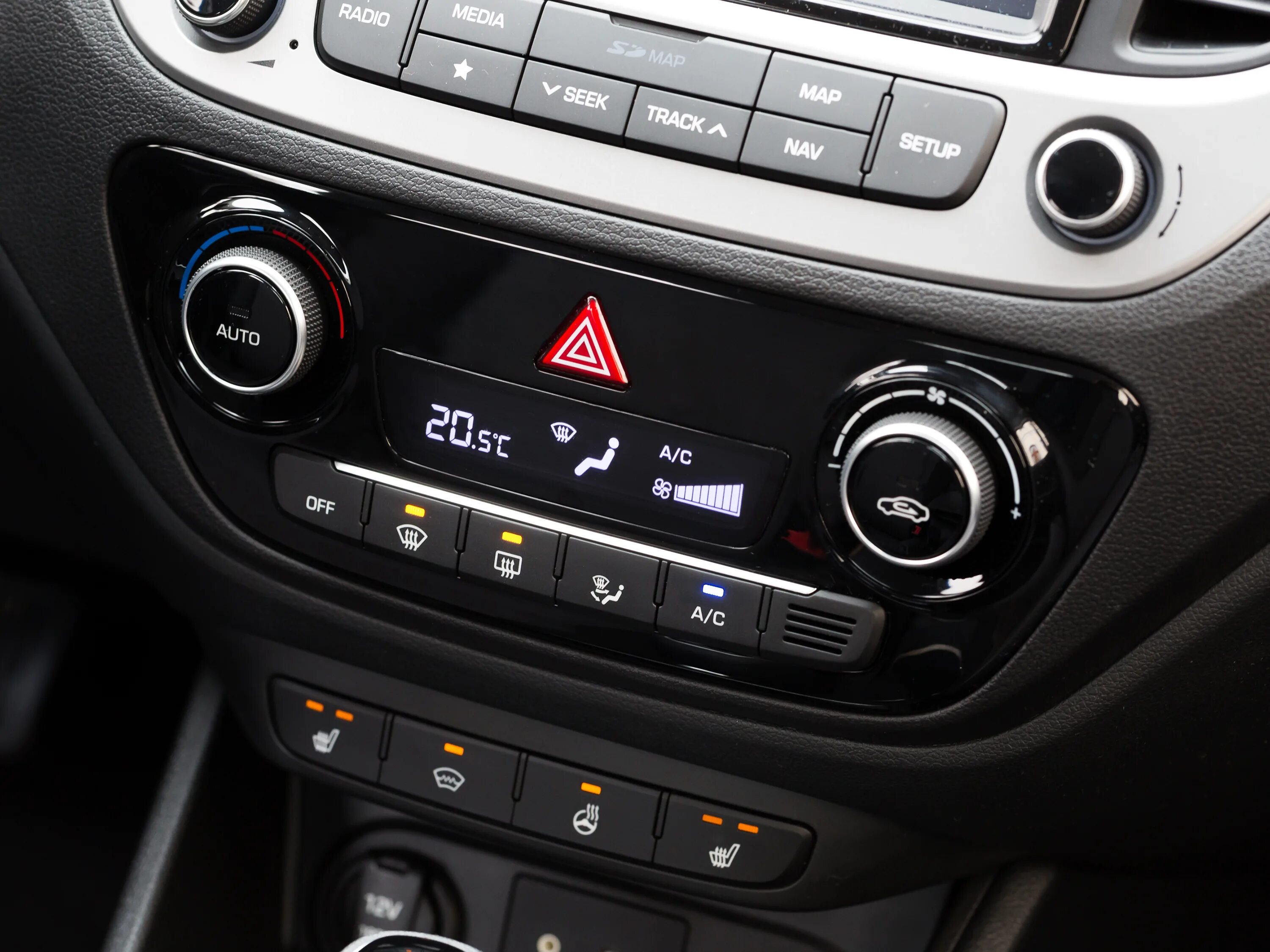 Климат контроль хендай солярис 2012. Hyundai solaris 1 климат контроль. Solaris климат контроль. Solaris климат контроль. Климат контроль hyundai accent.