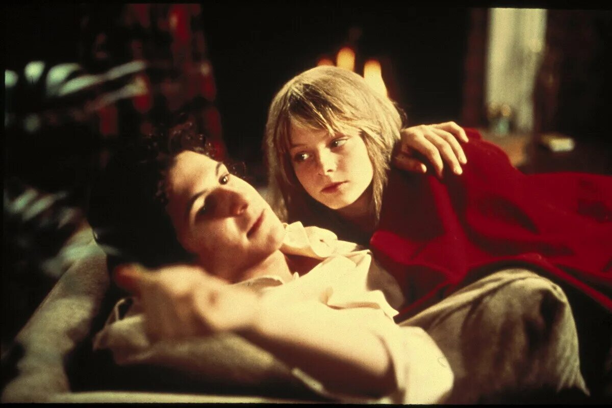 джейсон сигел в пролете 2008. вызов (2009) эмми россум. видео без взрослых. доска для подростков. видео без взрослых.