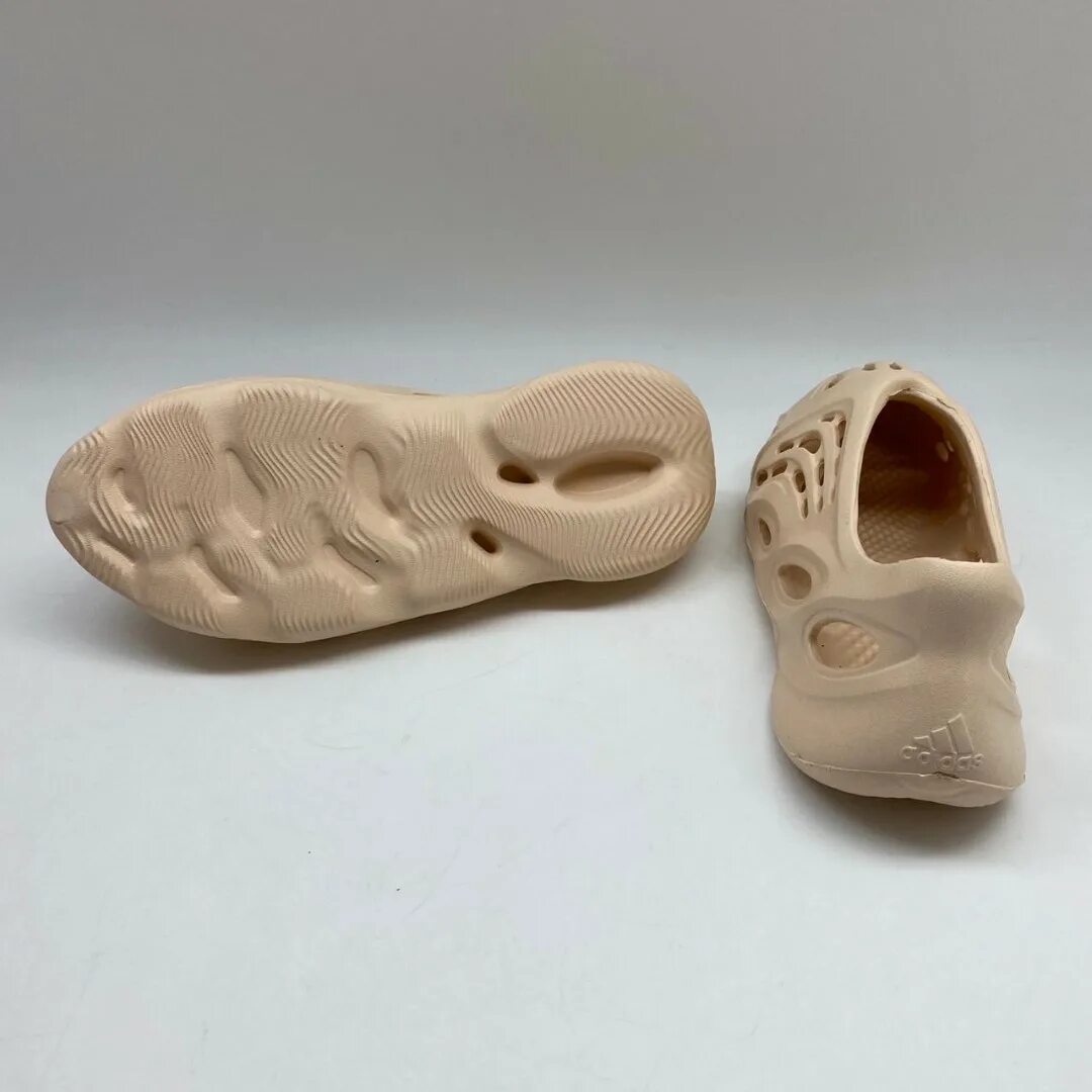 Foam run. Adidas yeezy foam runner. адидас yeezy foam runner. кроссовки adidas yeezy foam runner молочные. сланцы yeezy foam runner.