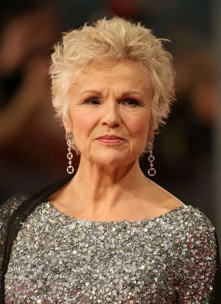 Женщины около 60 лет