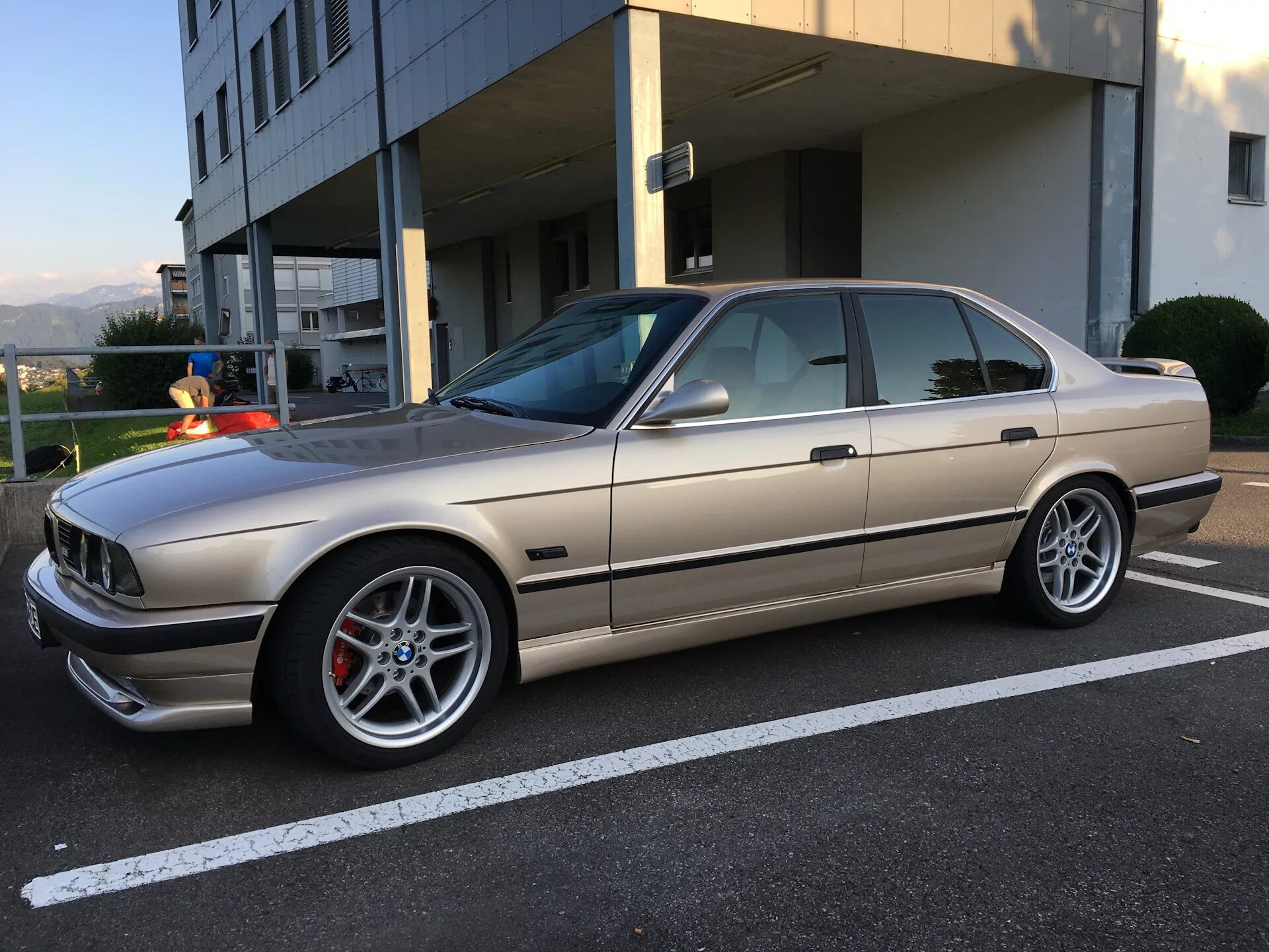 Е34 объем. BMW e34 r19. Диски БМВ е34. Диски БМВ 34. BMW e34 r18.