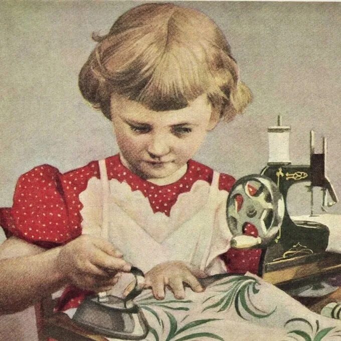 Шторки из скрепок и открыток. Открытка из коробки. Ретро рукоделие. Плетёные ручки из цветной проволоки. Открытка из коробки.