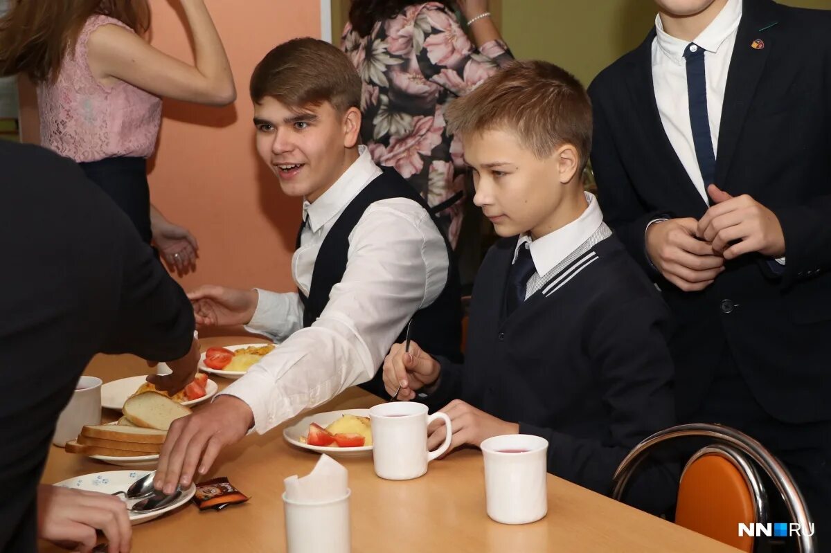 Жмакин ЕЦМЗ. Школьник мес. Вакансии в школах в новгорода