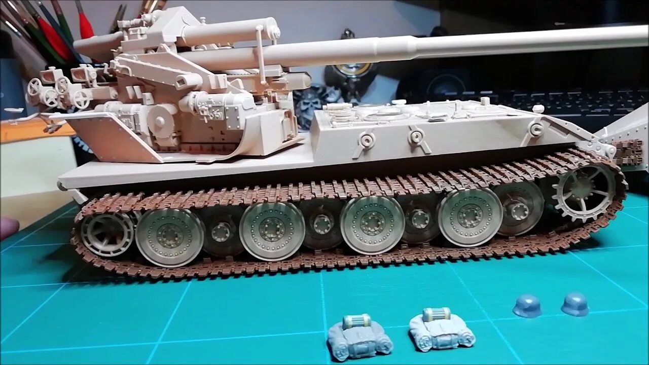 Amusing hobby waffentrager e 100. Лего танк waffëntraher auf e-100. лего танк waffentrager auf e100. лего waffentrager e-100.
