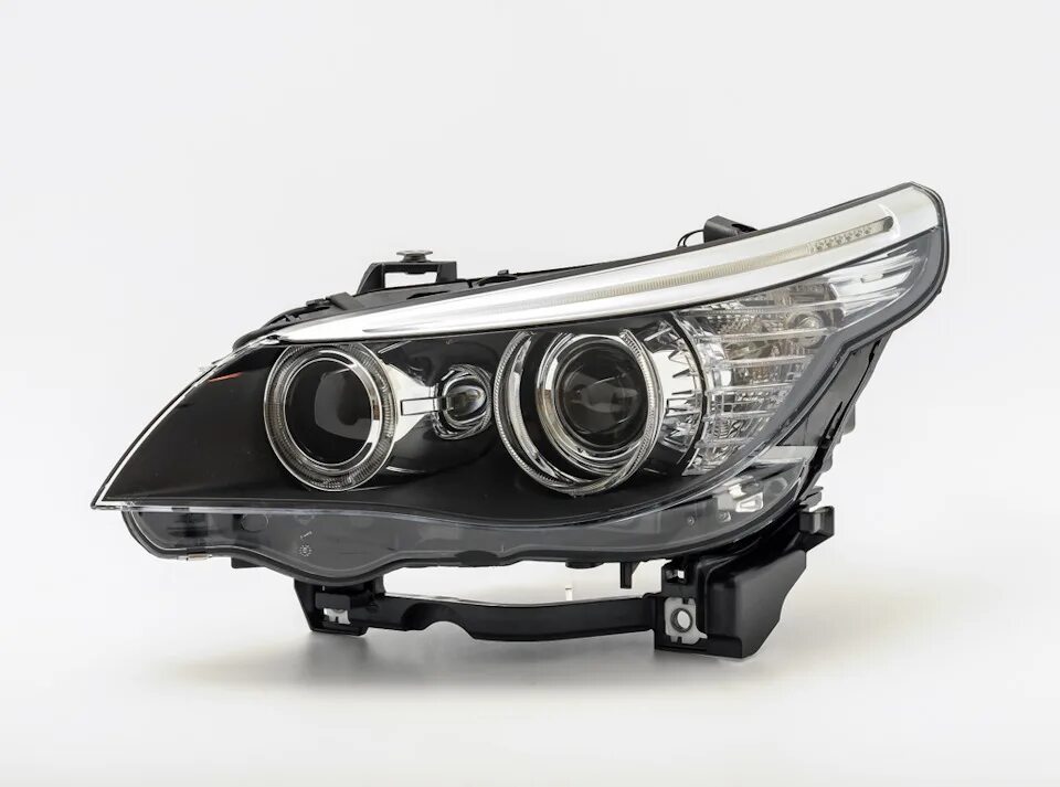 Фара е60 адаптив мотор поворота. Фары рест е60. Фары рест е60. Фары е60 рестайлинг галоген. Фары бмв е60 галоген.