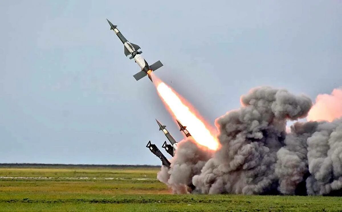 Выстрел ракеты. Ракета ПВО Украины с300. Ракета с 300. ЗРК С-125 Украина. Зенитный ракетный комплекс с-125 Украина.