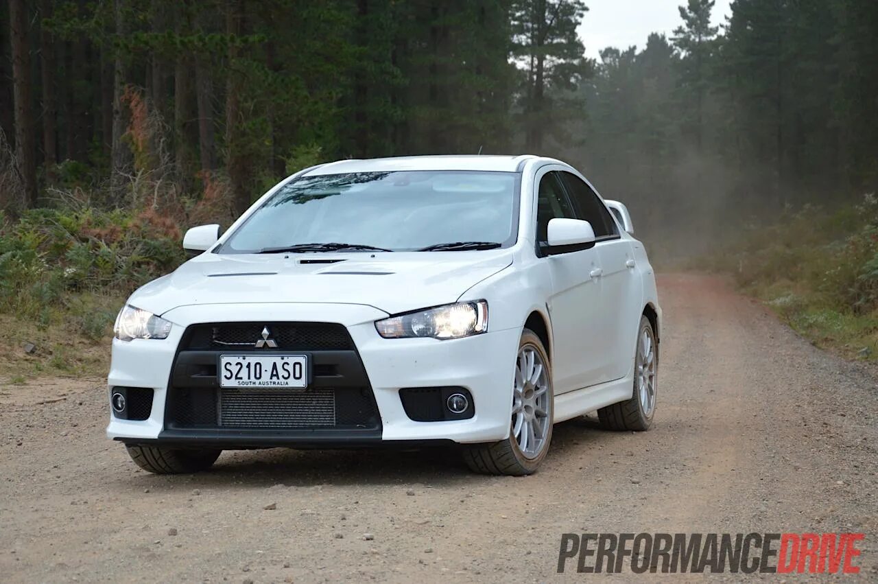 Lancer разгон. Mitsubishi lancer x 2013. митсубиси лансер 2013. mitsubishi lancer evolution 2013. митсубиси лансер 10 2013.
