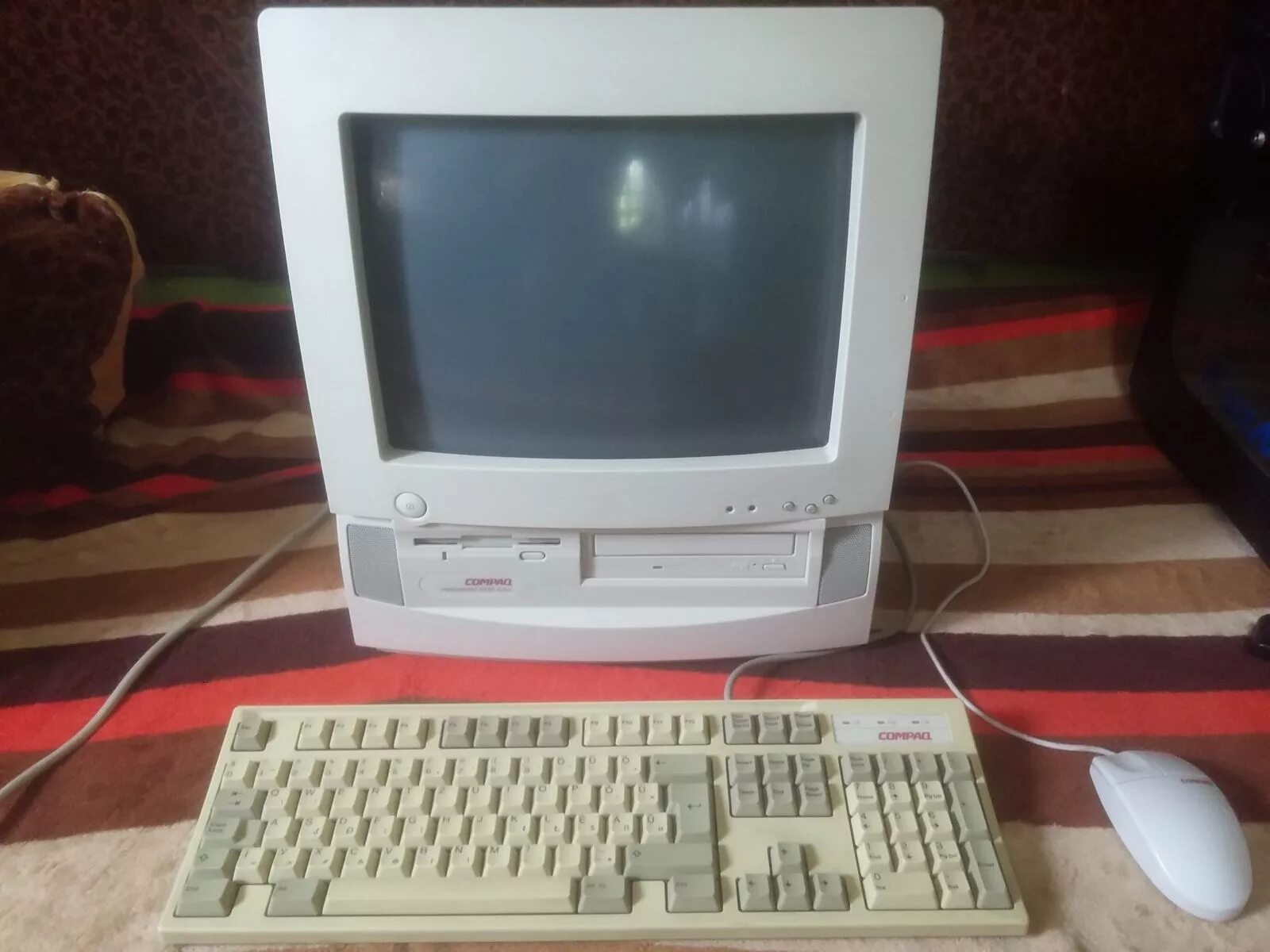 Моноблоки compaq. Compaq Presario CDS 520. Compaq Presario 486. Compaq Presario 1998. Compaq моноблок 1990.