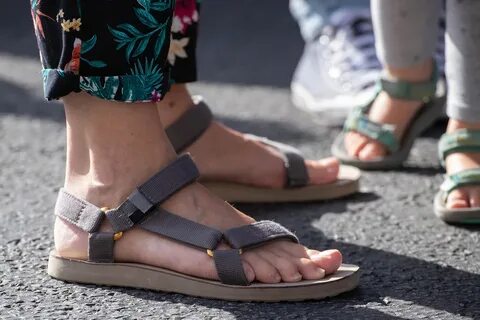 Feet shoes
