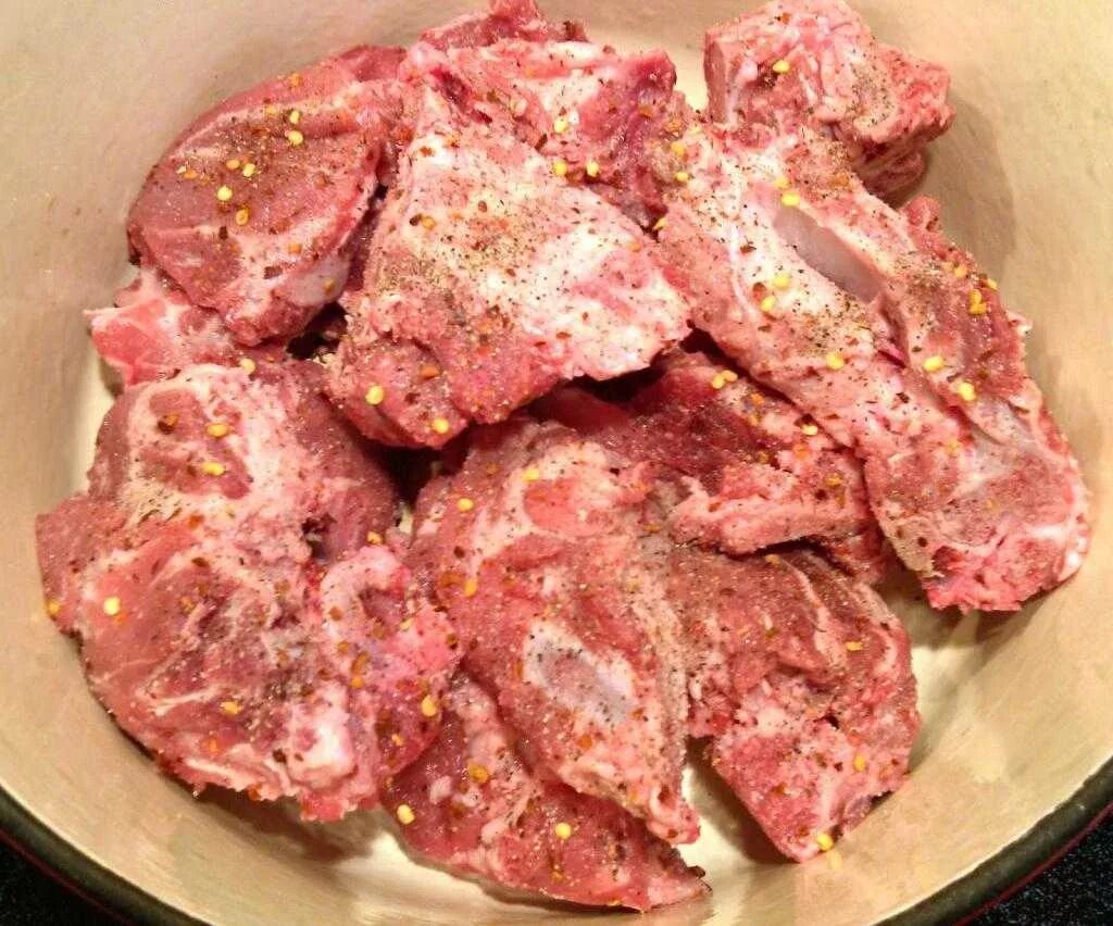 Свиная шея куском рецепты. Шейка из свинины. шейка свиная в маринаде. блюда из шейки свинины.