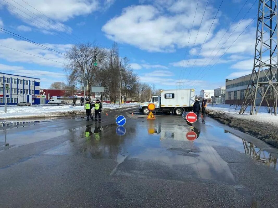 Михайловское шоссе Белгород. Михайловское шоссе Белгород перекрыто. Мих шоссе Белгород перекрыли. Сильное движение на дороге. Что на сегодняшний день творится в белгороде