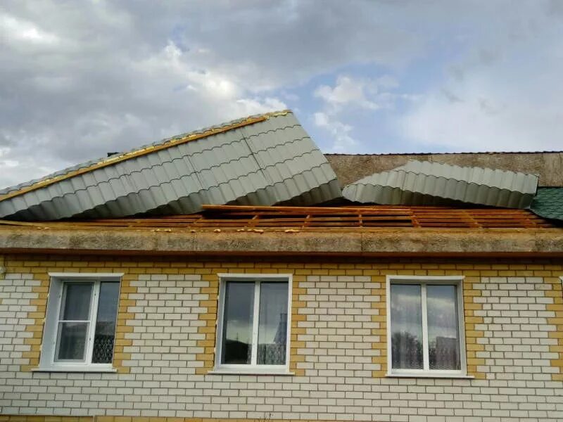 Казахстан буря. Усть каменогорск буря. Штормовое предупреждение. Город стихий. Пыльная буря.