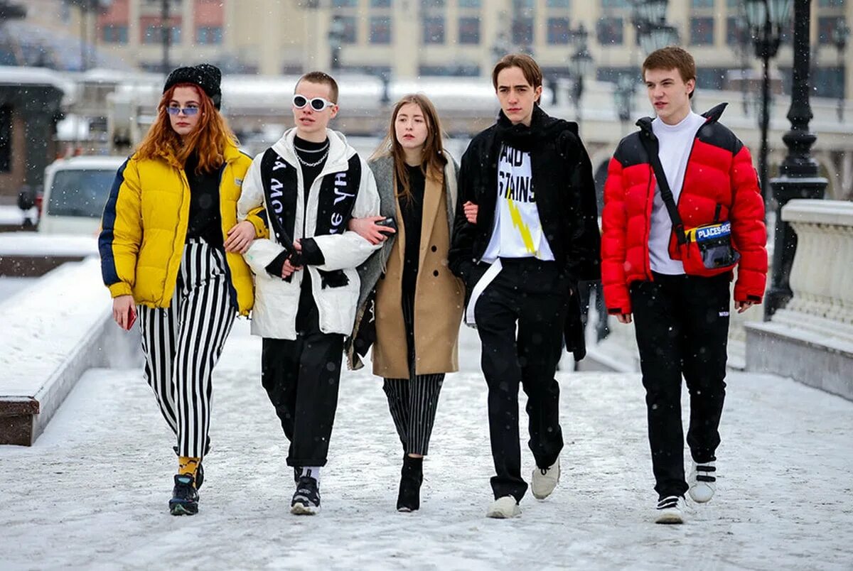 В чем сейчас ходят люди. Современная мода молодежи. Одежда современной молодежи. Современная Молодежная одежда. Нынешняя мода молодежи.