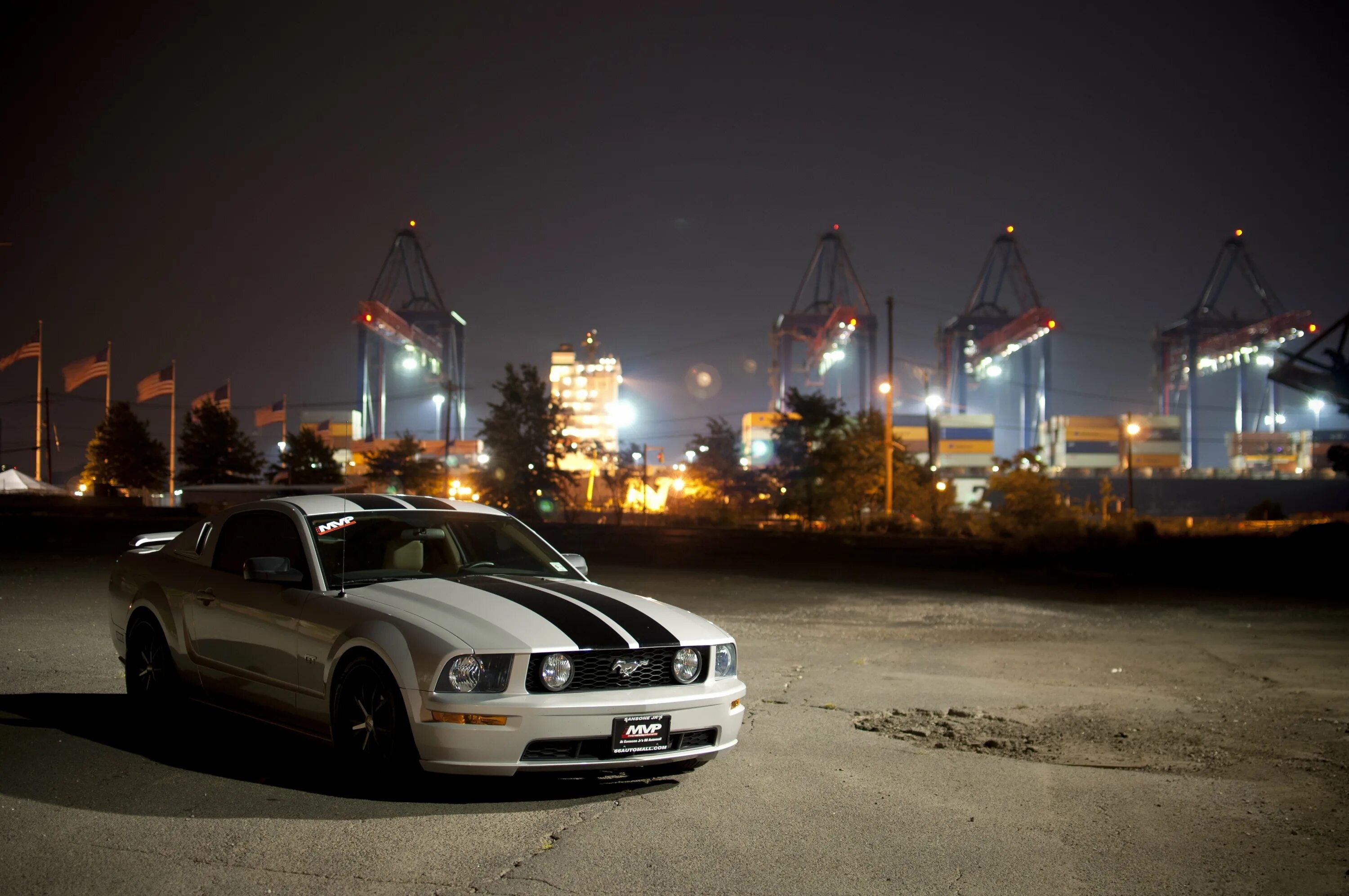 Ночь тачки. Форд Мустанг ночью. Ford Mustang в Омске. Форд Мустанг Нью Йорк. Форд Мустанг в Лос Анджелесе.