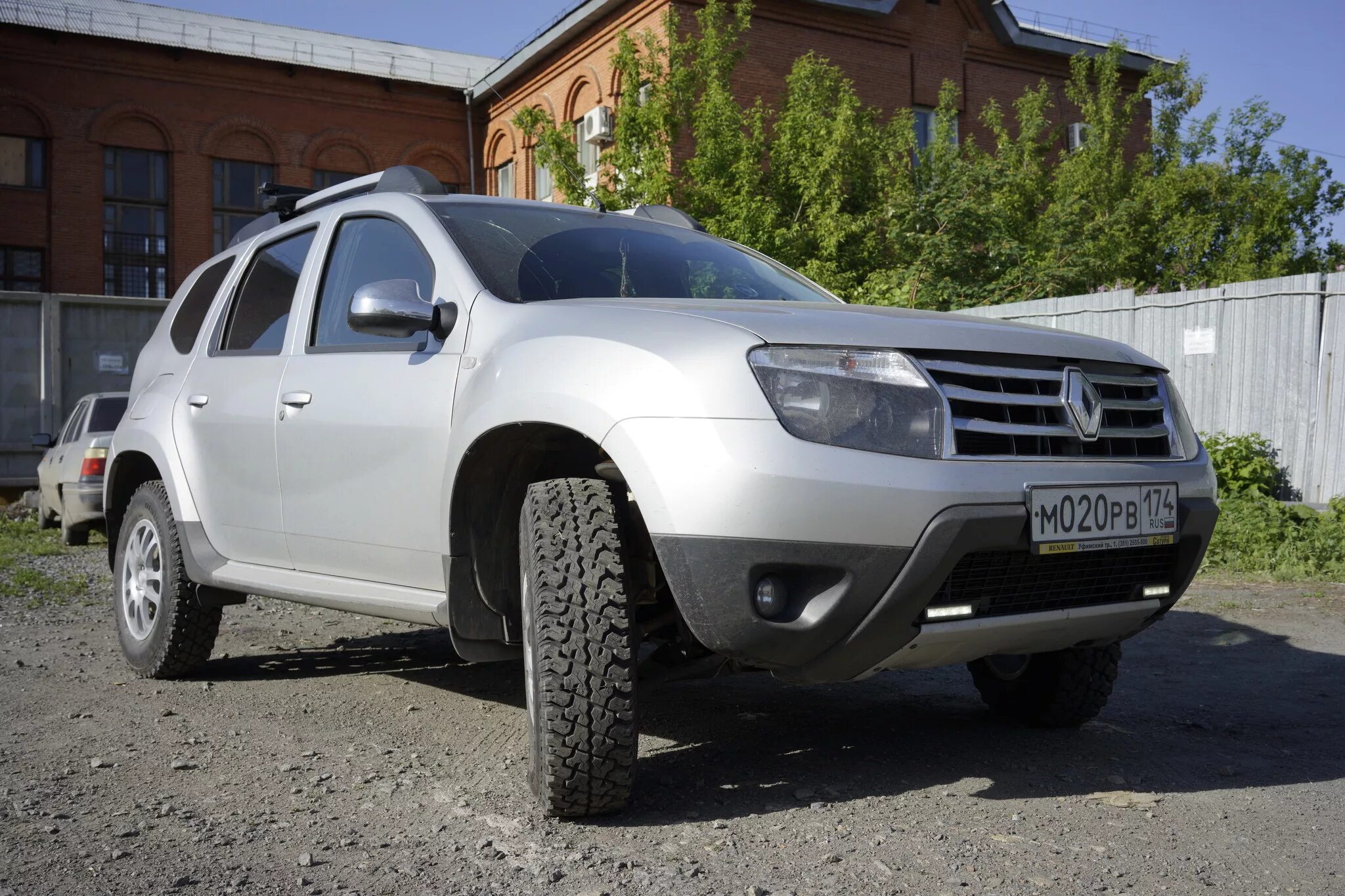 205/60 R16 Рено Дастер. Рено Дастер на 33 колесах. Renault Duster внедорожник колеса. Duster 235 60. Шины дастер 4х4 купить