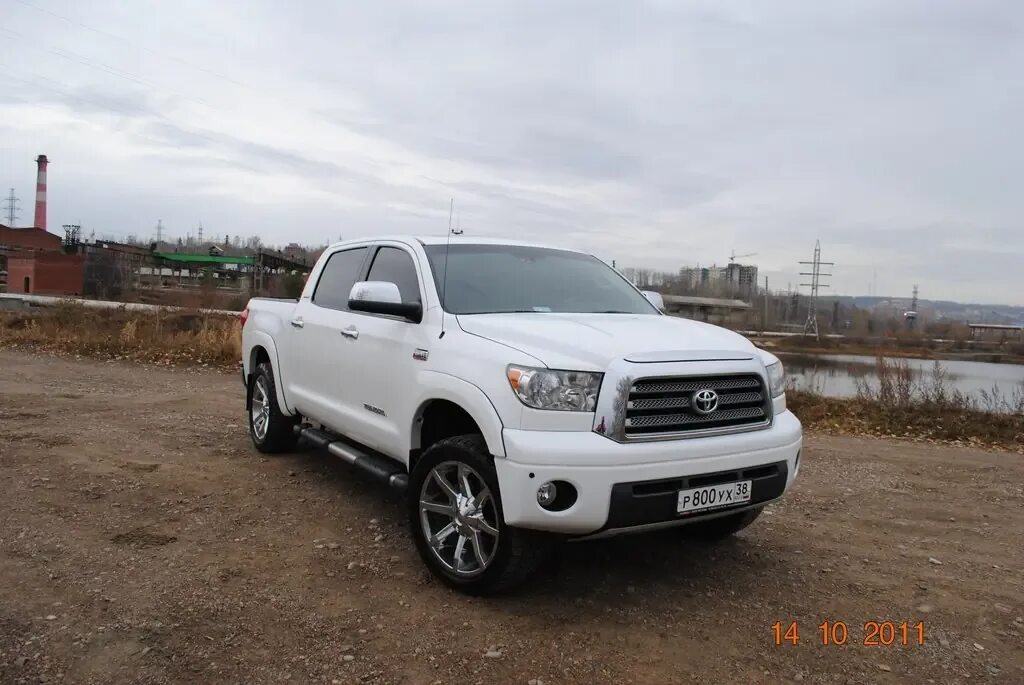 Toyota tundra crewmax 2013. Toyota tundra 2017. 5. Сколько жрет тойота. Тойота тундра 2013.