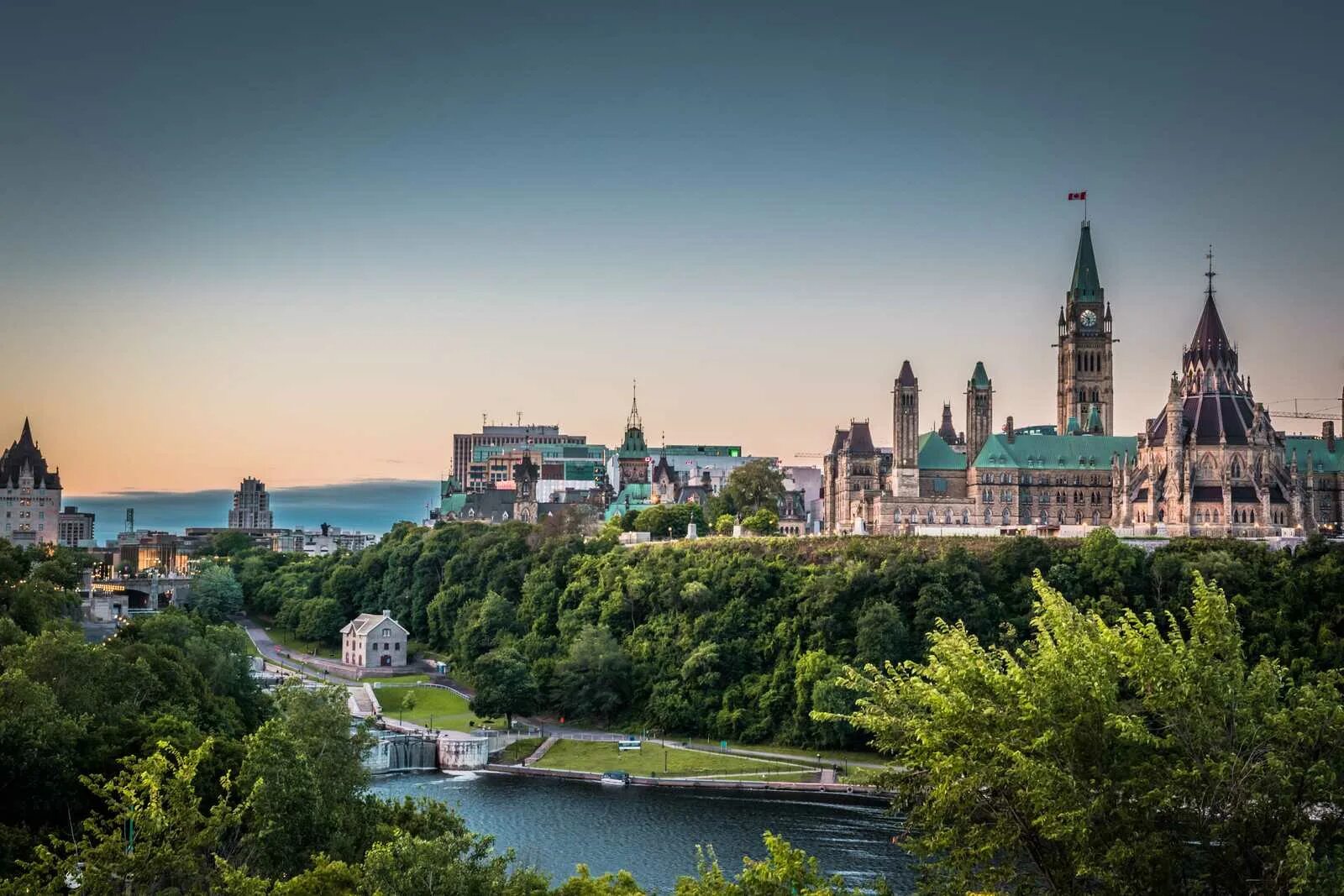 Канада оттава. Оттава столица канады. Ottawa канада. Парламентский холм оттава. Ottawa ontario.