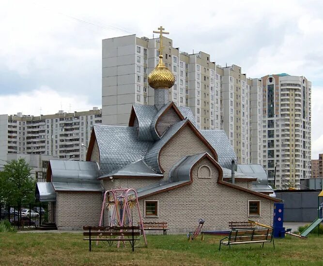 Марии египетской. Метро алма атинская храм. Храм усекновения главы иоанна предтечи в братееве. Храм живоначальной троицы в братеево. Церковь в братеево.