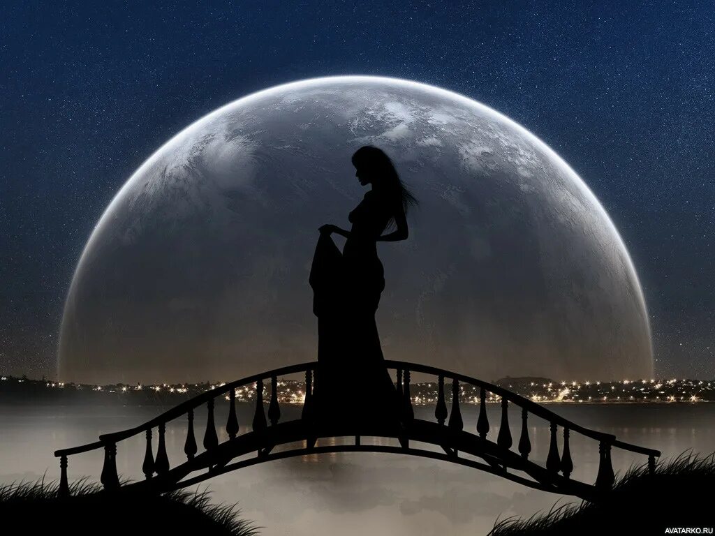 Песня в твоем городе полночь. Девушка-Луна. Красивая ночь. Женщина на фоне Луны. Девушка под луной.