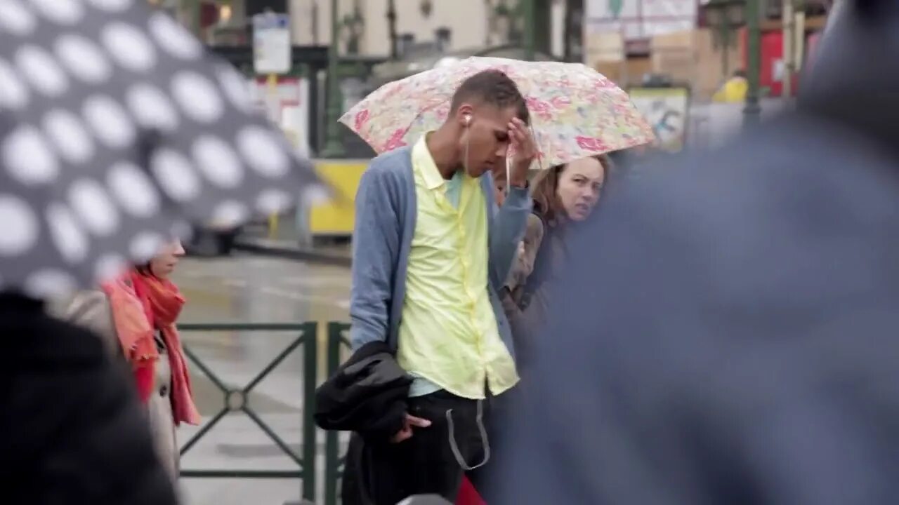 Стромай формидабле перевод. Стромай Формидабль. Stromae Formidable русские субтитры. Formidable клип. Stromae Formidable клип.