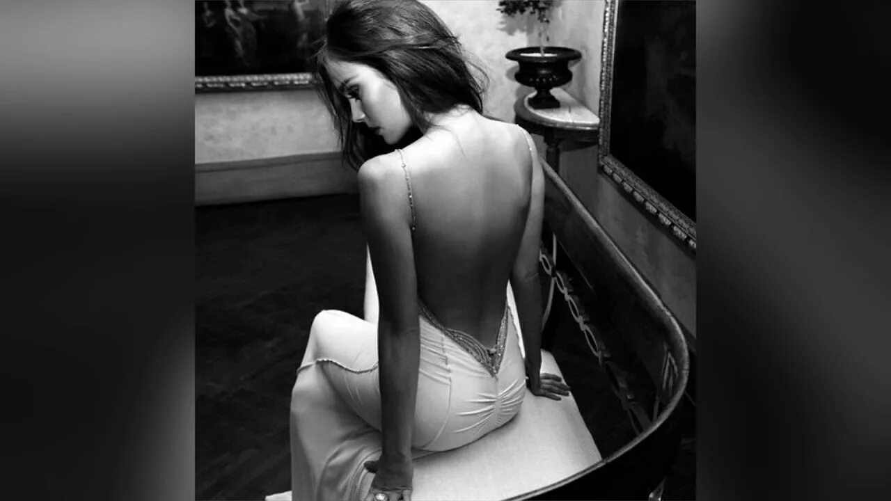 Beach Wedding Dresses: 30 Sexy looks + FAQs Long beach wedding dresses, Beach we