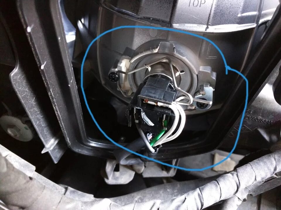 Замена лампы в габарите - Renault Megane III, 1,5 л, 2010 года электроника DRIVE