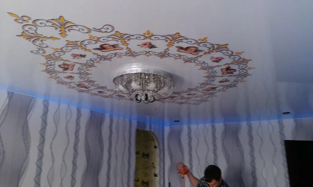 дизайнерские потолки. дизайнерские потолки. новый стиль потолка. необычный потолок. дизайнерские решения для гостиной.
