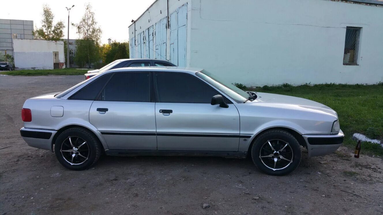 Авито ауди б4 купить. Ауди 80 б4 р16. Ауди 80 б4 r15. Ауди 80 б3 r15. Audi 80 r15.