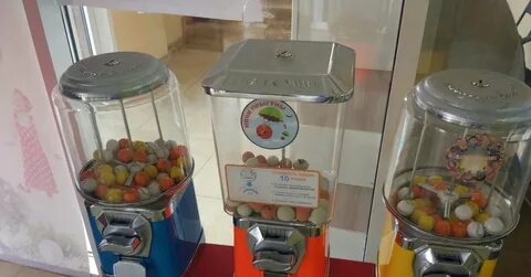 Автомат ему выдали маленький