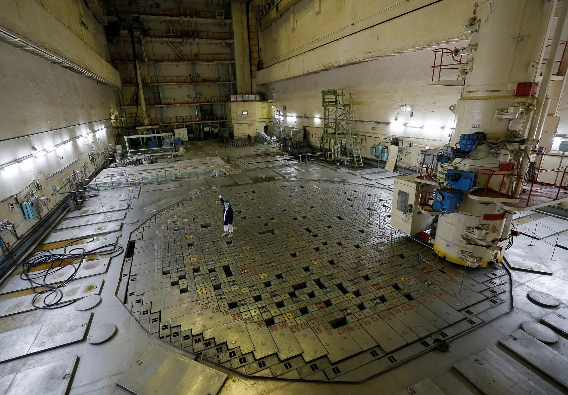 Четвёртый энергоблок ЧАЭС. АЭС Припять 4 энергоблок. Чернобыль атомная станция 4 энергоблок. 4 Энергоблок Чернобыльской АЭС внутри.