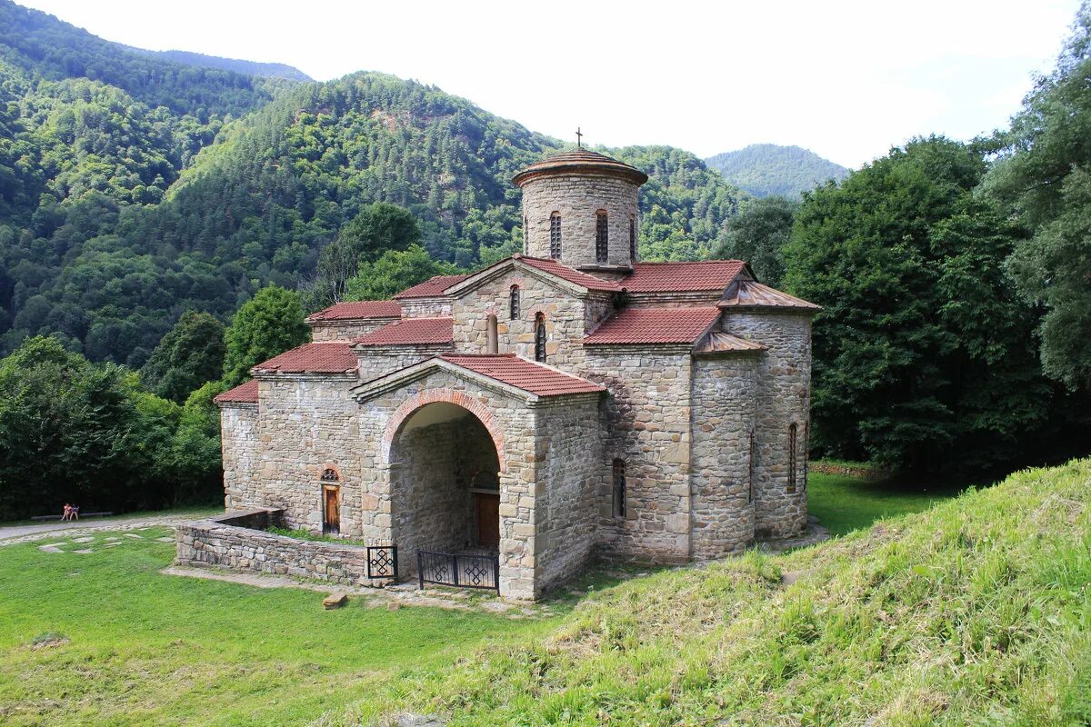 зеленчукский храм на нижне-архызском городище. нижний архыз северный храм. северный храм в аланском городище архыз. северный зеленчукский храм (нижний архыз). северный зеленчукский храм.