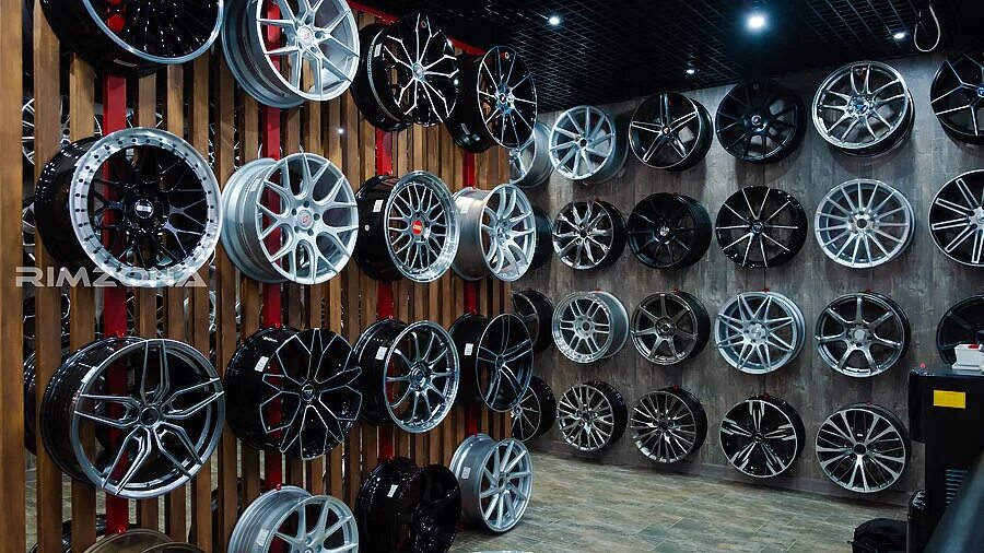 м4 авто шиныйцентр авто. мир колёс самара товарная улица. шинный магазин. шины и диски в самаре. шинный магазин.