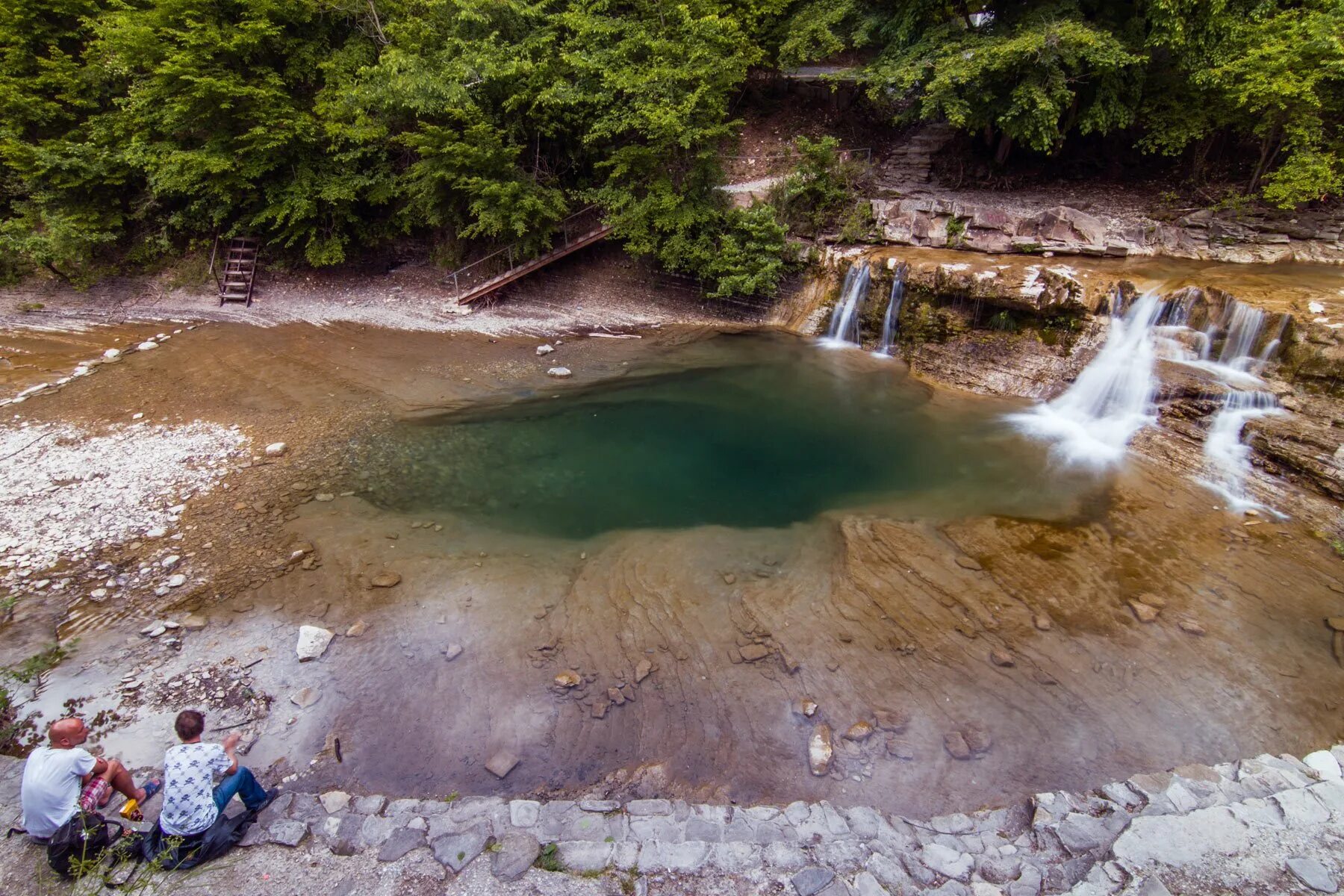 Водопад изумрудный в Геленджике. Река жане Краснодарский край.