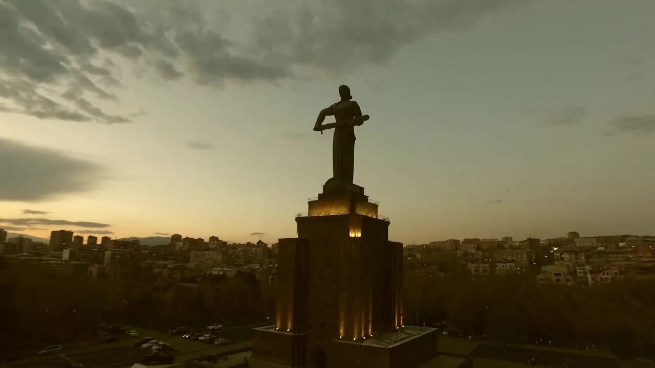 Агарян айастан. Вилсонян айастан. ???????? надпись. Мать армения гюмри. Спикер армении.