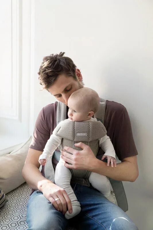 Babybjorn mini. BABYBJORN рюкзак-кенгуру Mini. Эрго рюкзак Беби Бьерн. Бежевый эргокзак BABYBJORN. Эрго рюкзак Беби Бьерн мини.