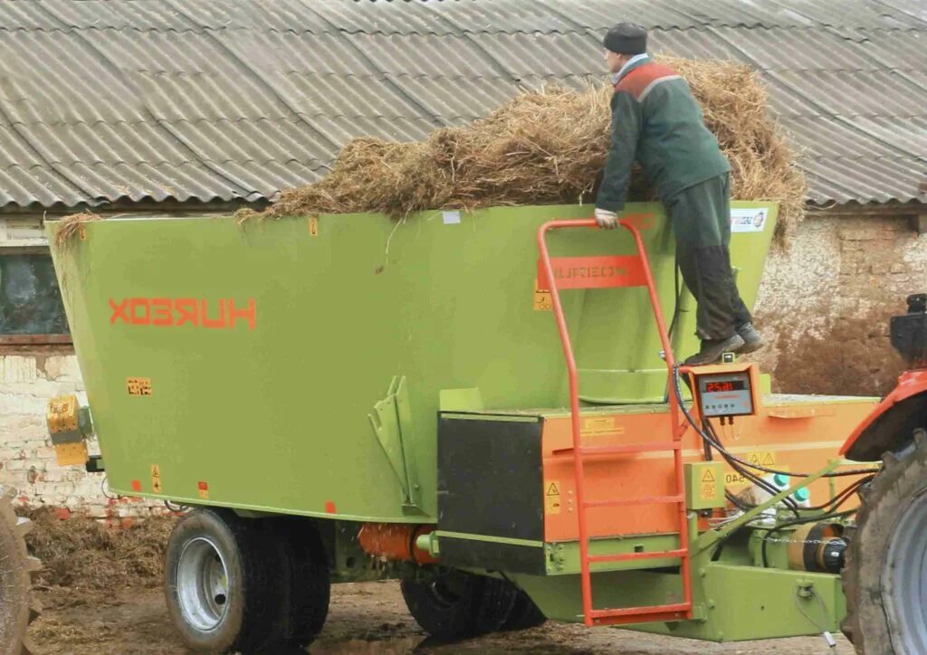 измельчители-смесители-раздатчики кормов исрк-12. кормораздатчик хозяин. кормораздатчик хозяин исрк-8. кормораздатчик хозяин. кормораздатчик измельчитель исрк 12.