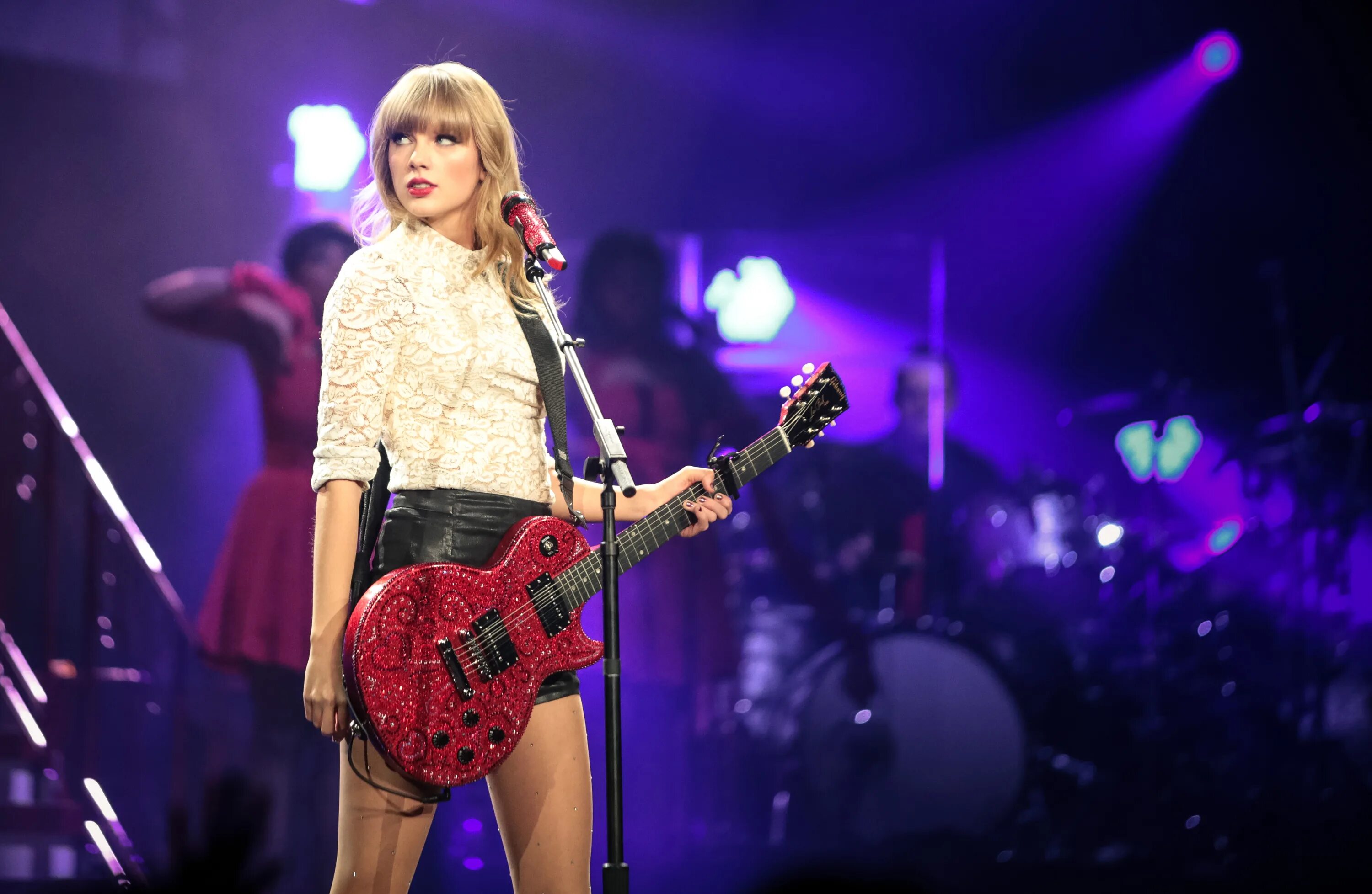 Taylor swift games. Taylor swift. тейлор свифт певица. тейлор свифт концерт. тейлор свифт 2013.