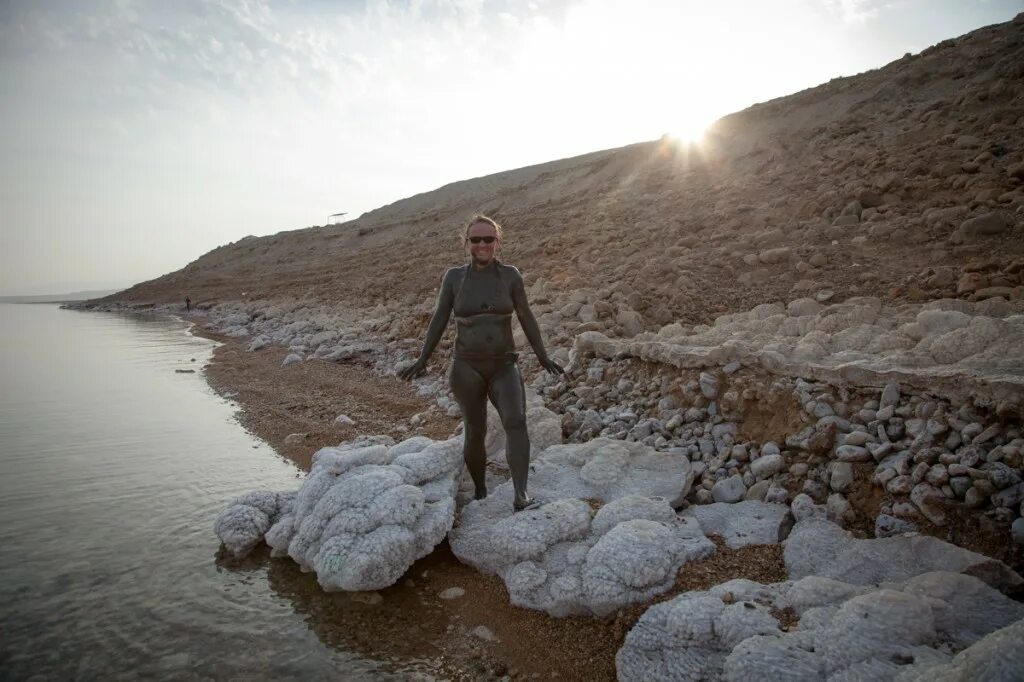 Каррэн тим "мертвое море". Книга про море на реальных событиях. Мёртвое море тим каррэн книга. Мертвое море. Мертвое море.