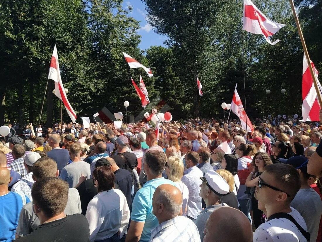 Митинги после выборов. Брест митинги 2020. Тихоновская митинг. Тихоновская митинг в Белоруссии. Словакия предвыборный митинг.