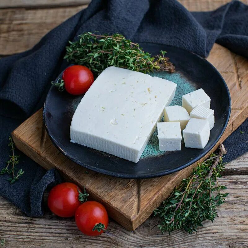 сыр предгорье кавказа брынза классическая 40%. турецкий сыр каймак. брынза классическая. козий сыр рассольный. сыр рассольный.